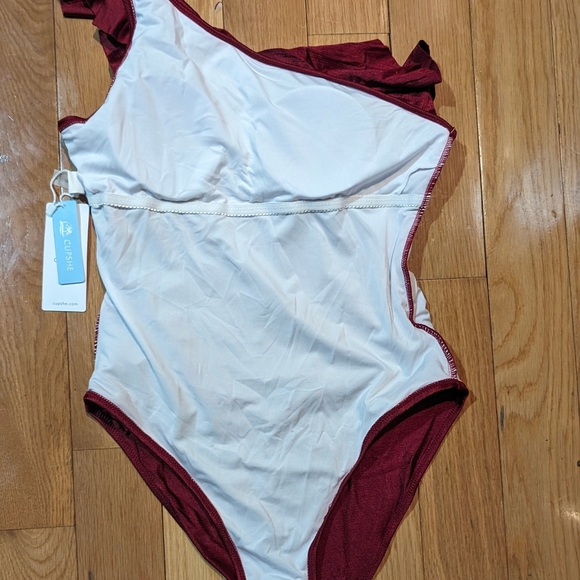Cupshe Swimsuit Womens Sz L Ruffle One Piece Red Sparkle.added Halter Sparkle - Picture 7 of 10